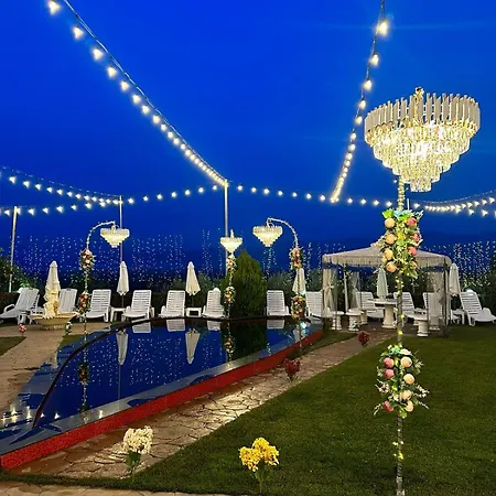 Dy Bukurite Villa Durrës