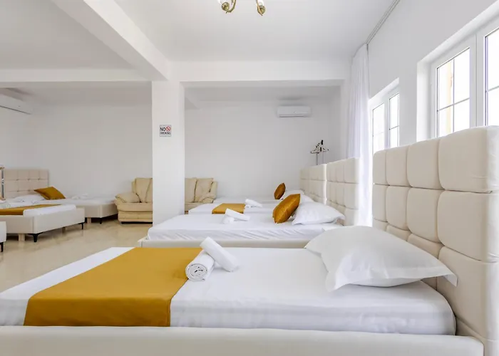 Dy Bukurite ヴィラ