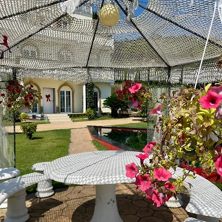 Villa Dy Bukurite Draç