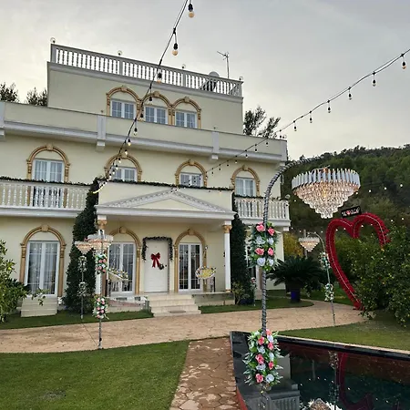 Dy Bukurite Villa Draç