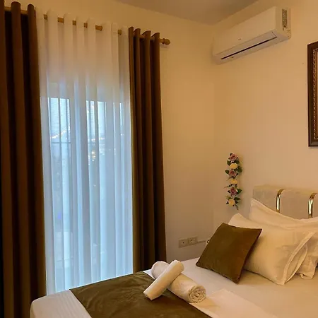 Dy Bukurite * Dıraç