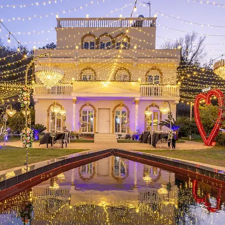 Dy Bukurite Villa *